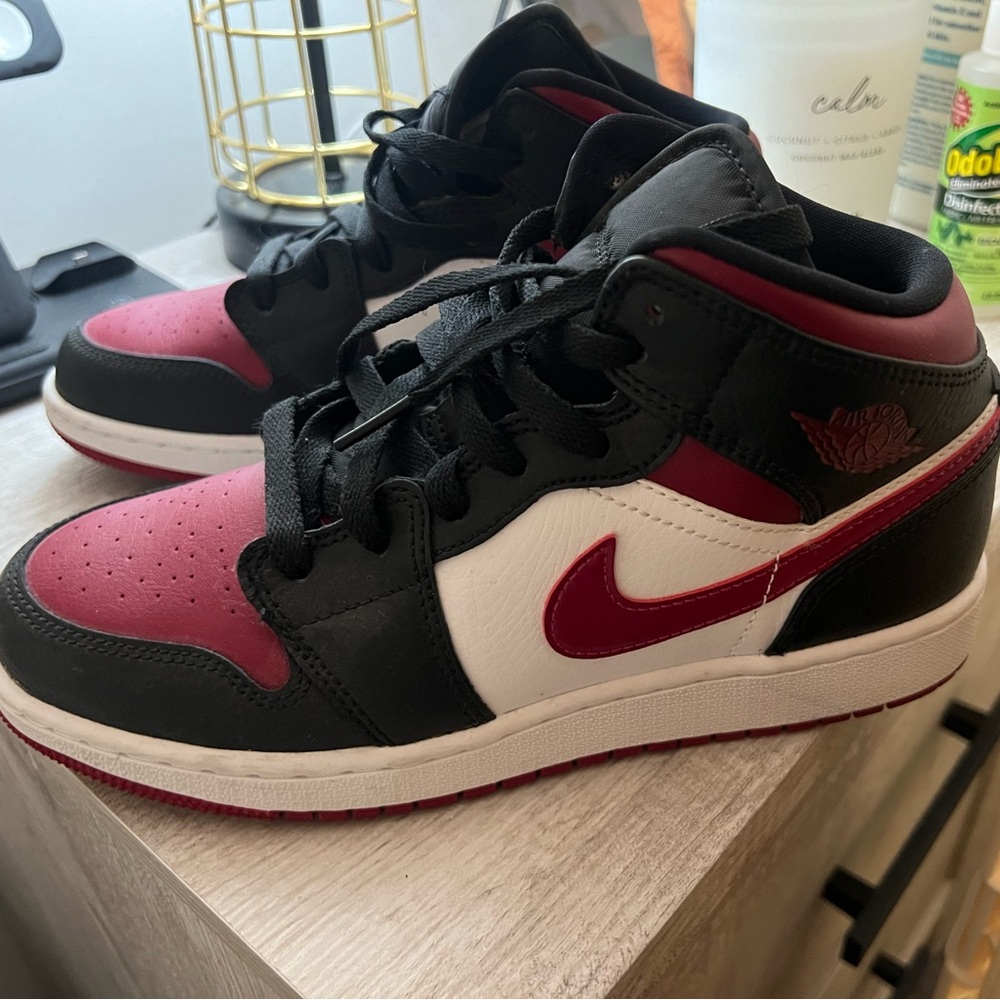 2020 Air Jordan 1 Mid GS 'Noble Red'
